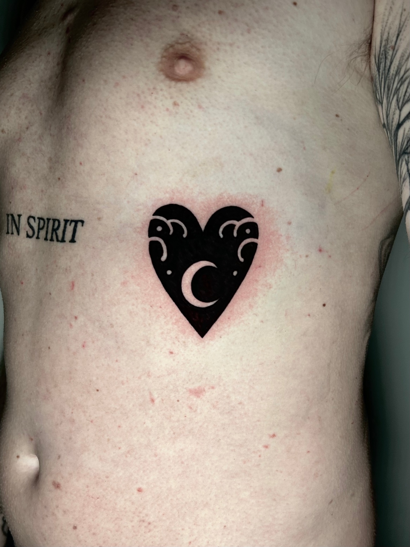 Blackwork tattoo door @milinoink